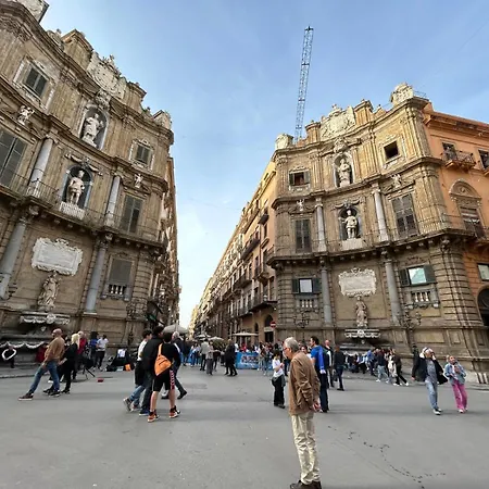 Noemi's Ballaro' パレルモ