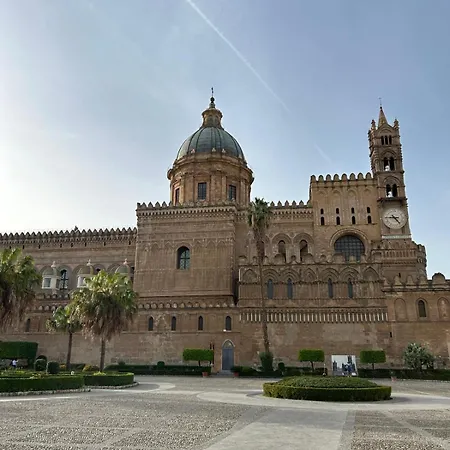 Noemi's Ballaro' アパート