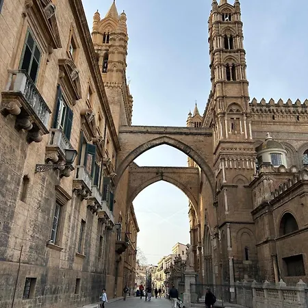 Noemi's Ballaro' * Palermo